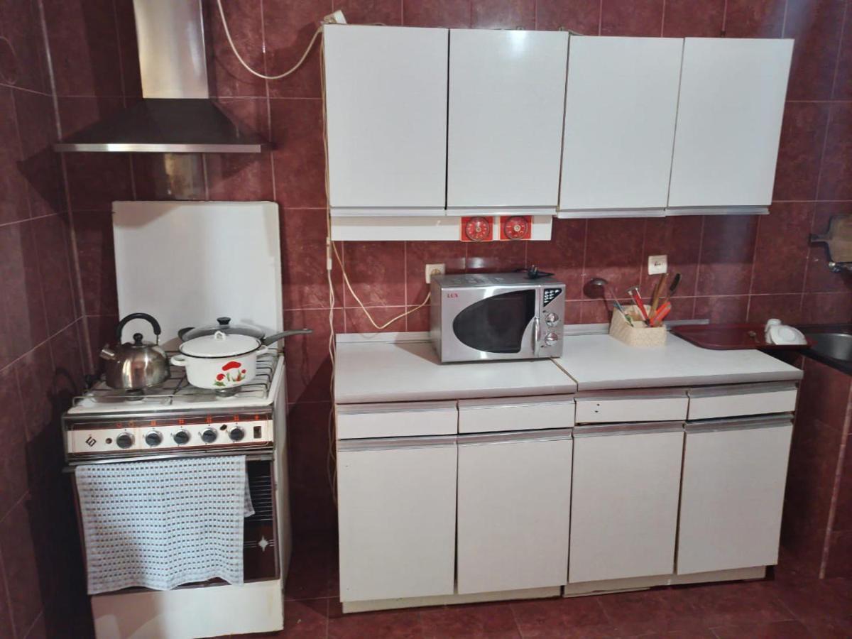 Merabi And Neli Guest House มาคินจอรี ภายนอก รูปภาพ