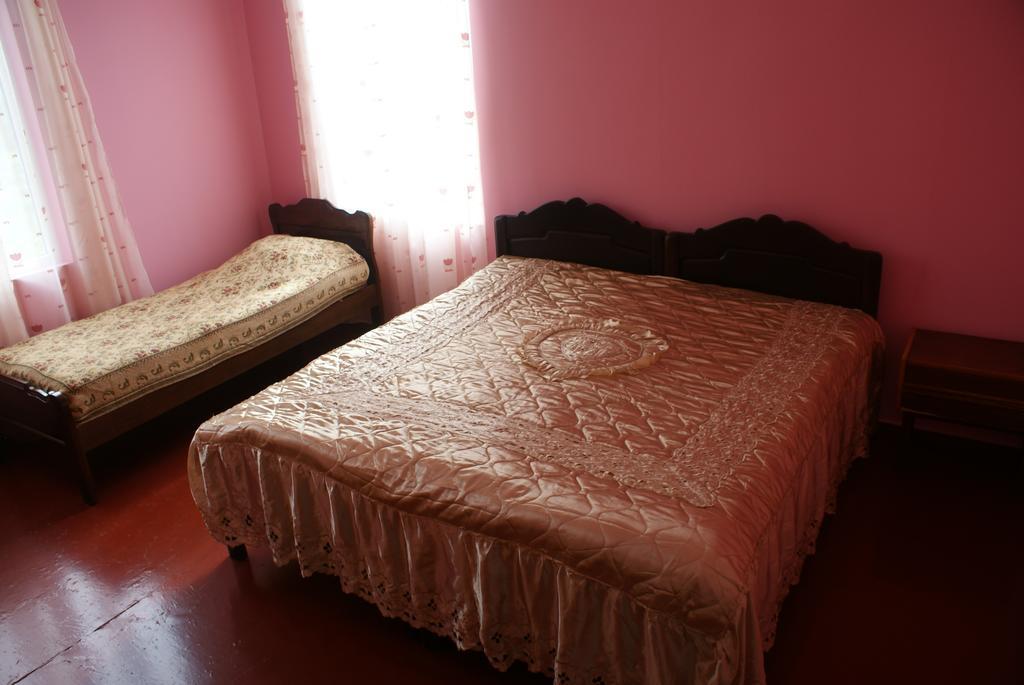 Merabi And Neli Guest House มาคินจอรี ห้อง รูปภาพ