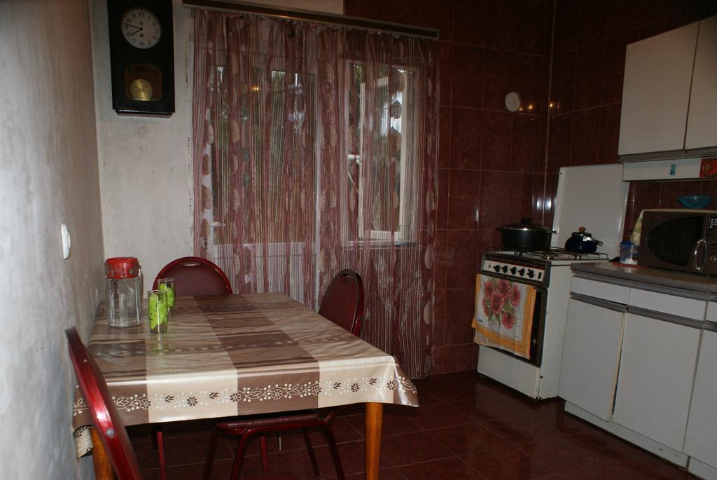 Merabi And Neli Guest House มาคินจอรี ห้อง รูปภาพ