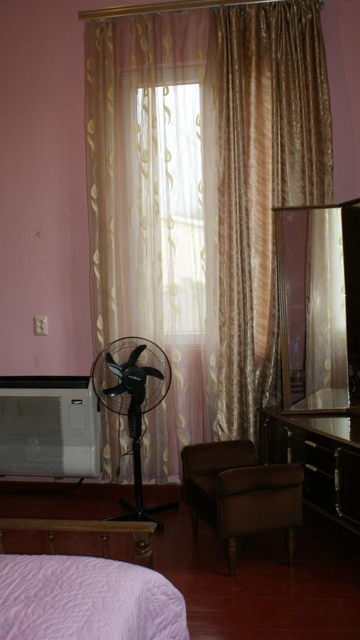 Merabi And Neli Guest House มาคินจอรี ภายนอก รูปภาพ